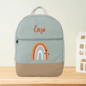 Sac à dos enfant personnalisé vert sage arc en ciel orange et bleu